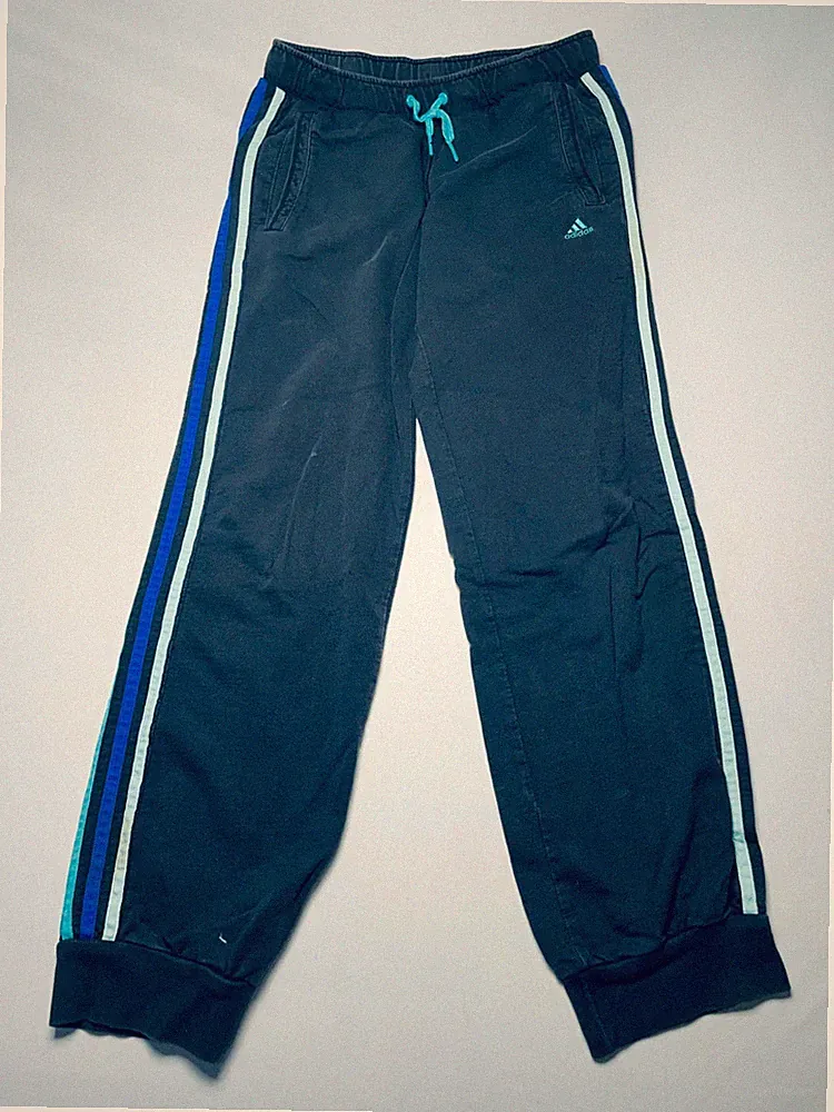 👖 19,90 € – Adidas Sweatpants Jugend Gr. L – gebraucht Heyy, was geht? 👖Verk