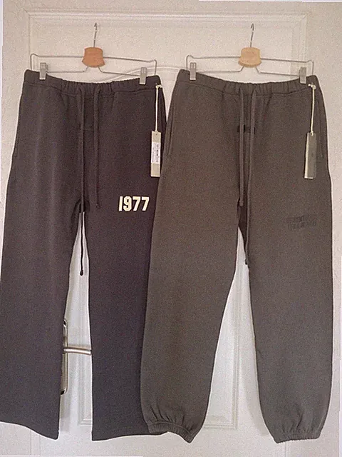 2 Essential Sweatpants, iron und black, Gr. XL