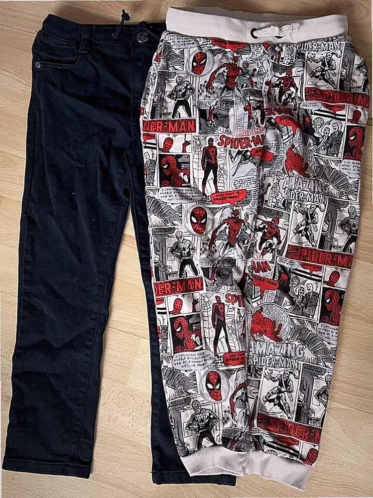 2 x Spider-Man Hosen von M&S Marvel & Navy Jeans Alter 6-7 Jahre