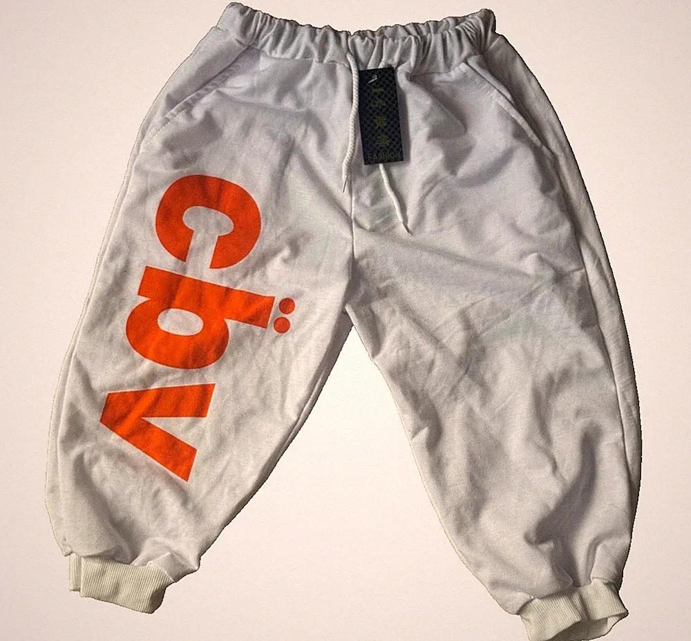 3/4 Jogginghose / Capri Hose weiß Print - Größe L - Neu mit Etikett Unisex