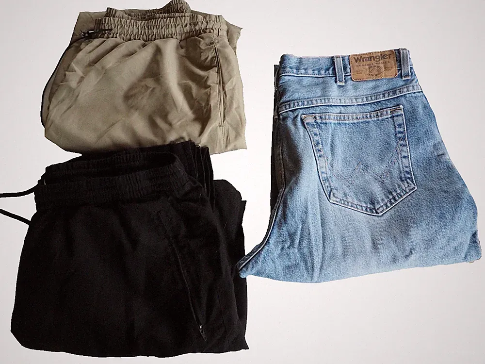 3 Stück Herren Hosen 1x Jeans WRANGLER und 2x Jogginghosen Gr. 26 #675 D5