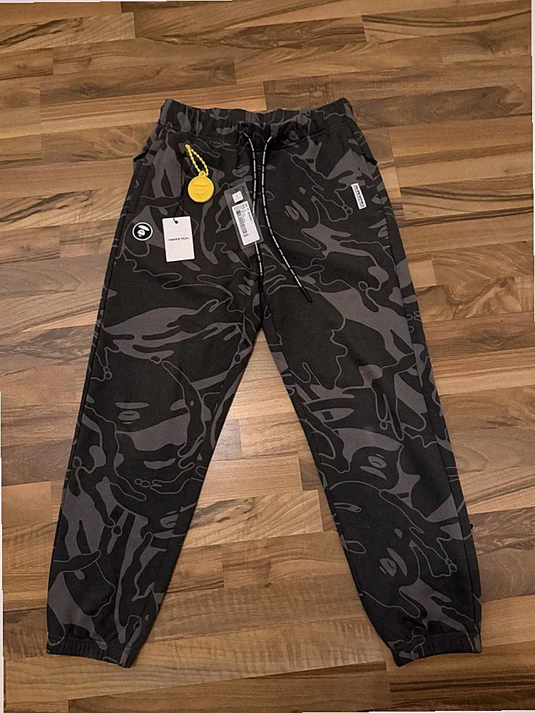 AAPE by A Bathing Ape Herren Jogginghose, Sweat Pants Graphic-print Olive Green