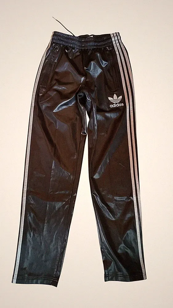 Adidas Chile 62 Unisex Sport Jogging Hose Schwarz S Neu mit Etikett