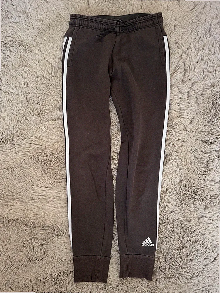 adidas Damen Jogginghose schwarz/weiß mit 3-Streifen Logo – Gr. S (34-36) 🖤🤍