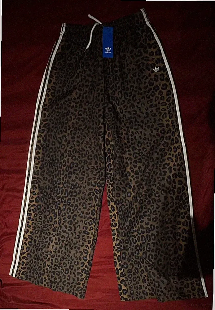 adidas Damen Trainingshose Weites Bein Leo Muster Leopard Print Gr. 36/38