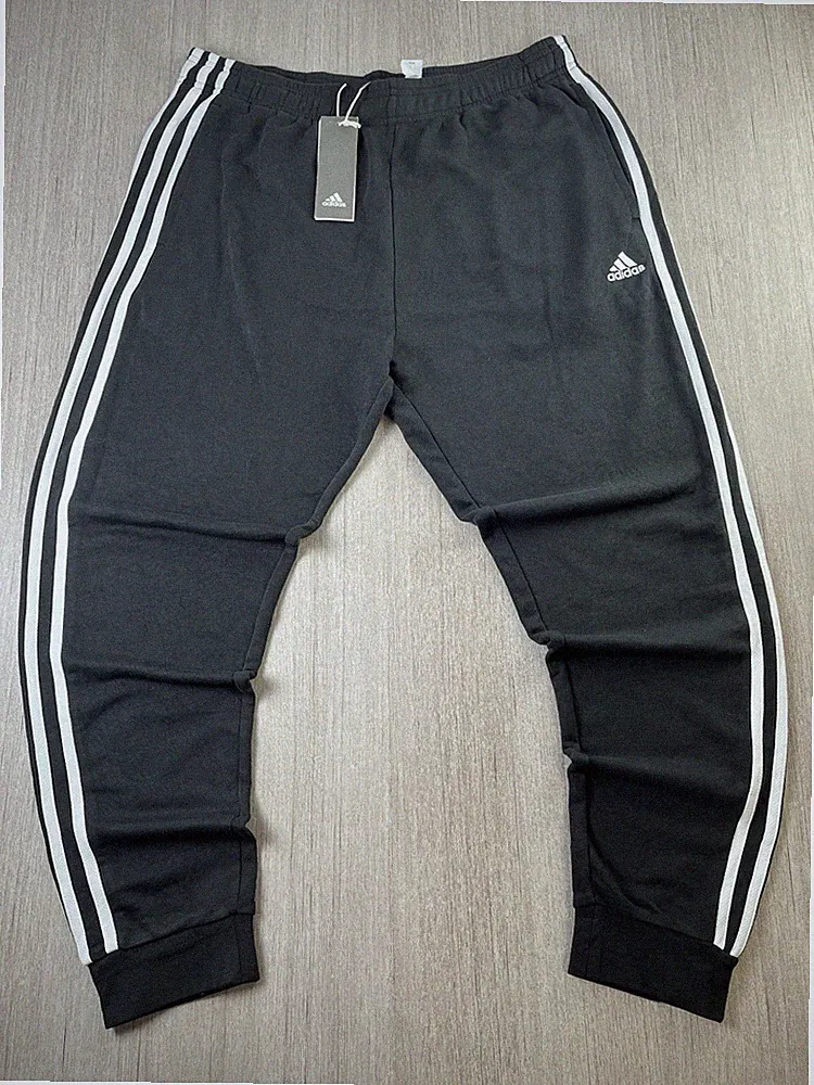 adidas Essentials 3-Streifen Jogginghose XXL schwarz French Terry Tapered Cuffed BP8742