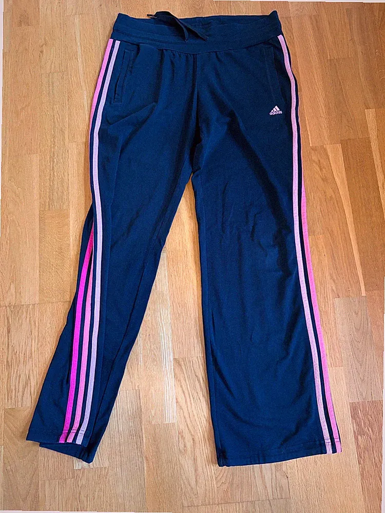 Adidas essentials Joggginghose, blau, Gr. S - 34/36