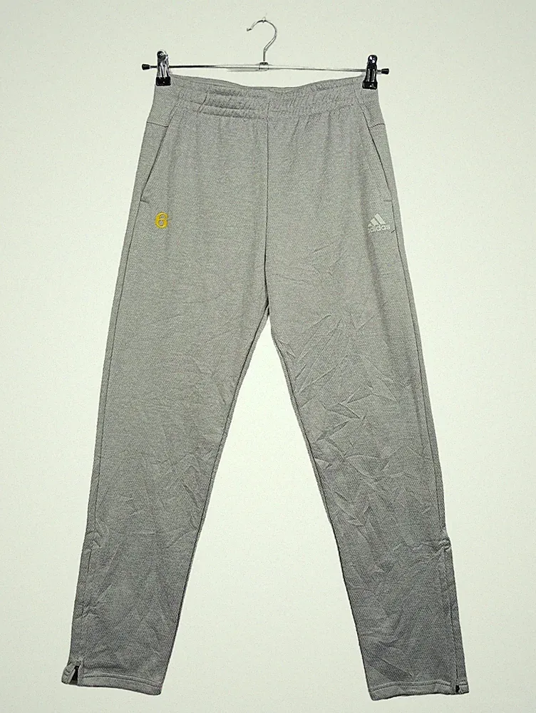 Adidas Herren Jogginghose Gr. 46/S (38) Grau Sportlich