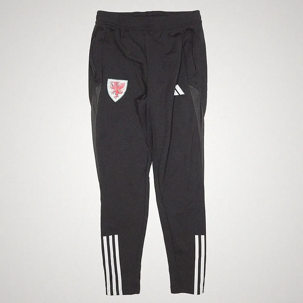 ADIDAS Herren Jogginghose SCHWARZ S W26 L28 Slim Konisch Drei Streifen Laufshirt