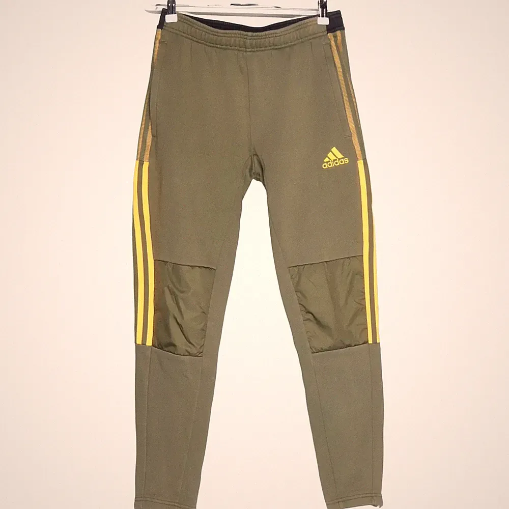 Adidas, Jogginghose, Größe: M, Grün/Gelb, Baumwolle/Recyceltes Polyester #B9W