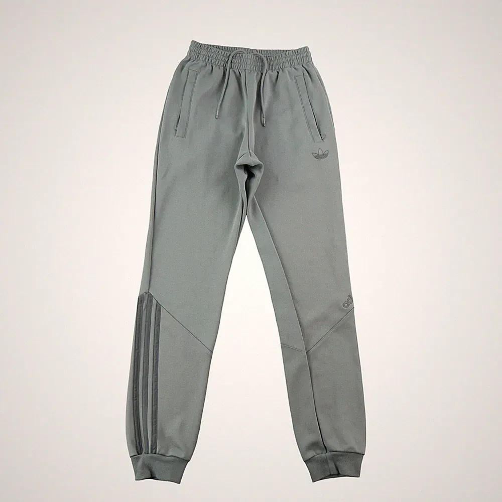 Adidas Jogginghose Herren tapered Grau Größe XS #QWE3365