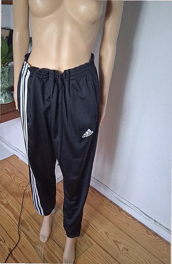 Adidas Jogginghose Unisex Farbe schwarz und weiß Größe 44/46 Material Polyester