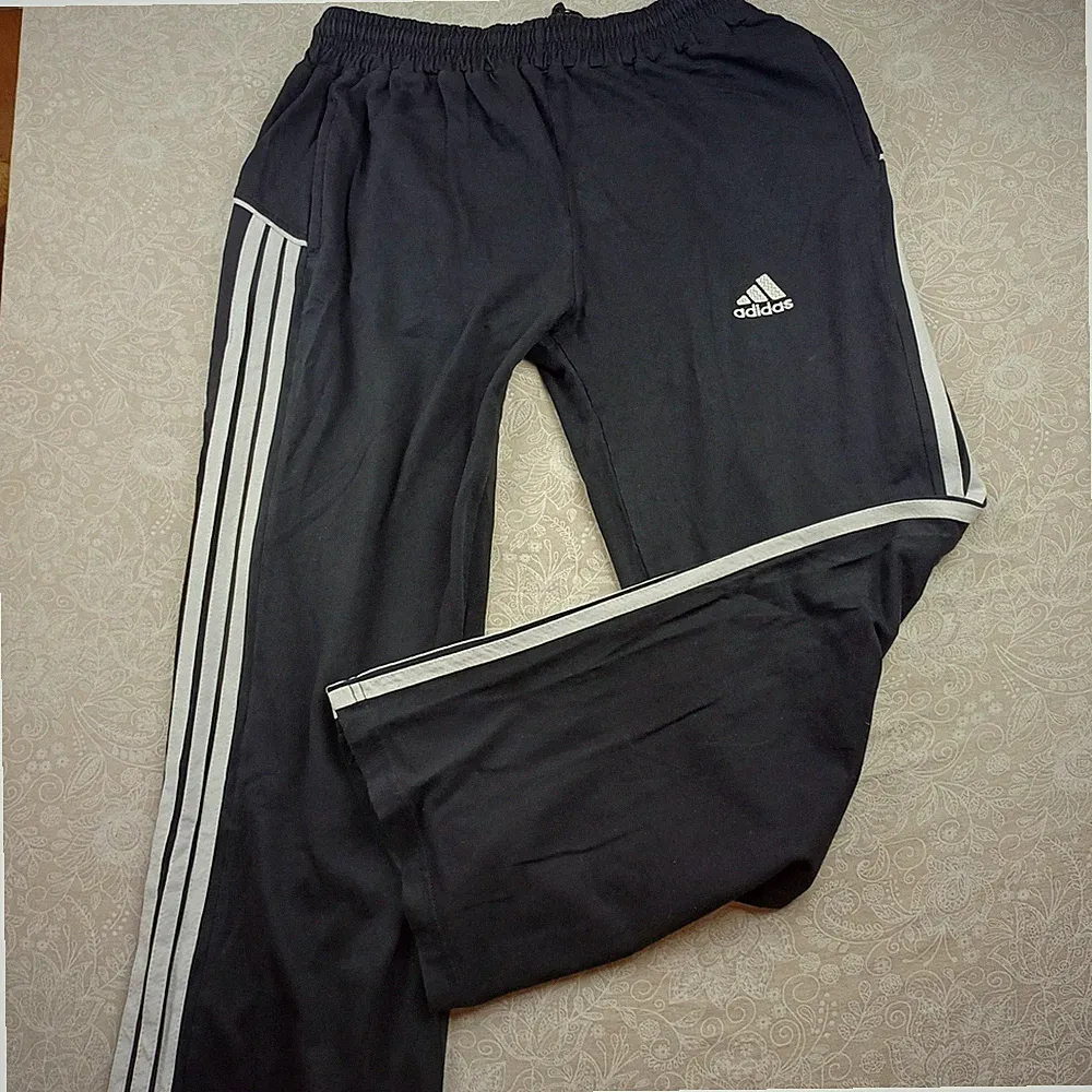 ADIDAS L Sporthose Jogginghose dünn locker Schnürhose Stoffhose Hose A2