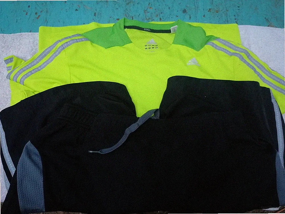 Adidas LAUFANZUG LAUFSHIRT JOGGING HOSE SHORT LAUFEN SPORT FREIZEIT NEON SHIRT