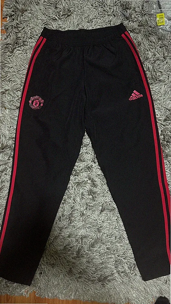 Adidas Manchester United Trainingshose Herren Schwarz Rot Gr. M Jogginghose Spor
