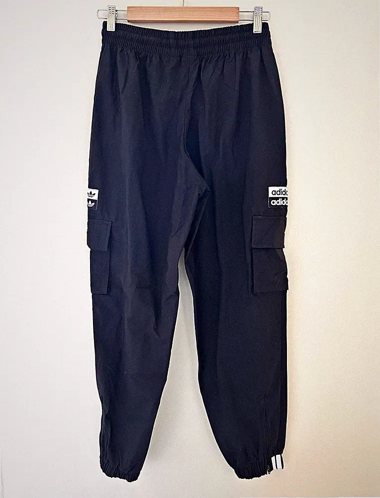 adidas Originals Cargo Jogginghose Schwarz Gr. 38 elastischer Bund, Taschen
