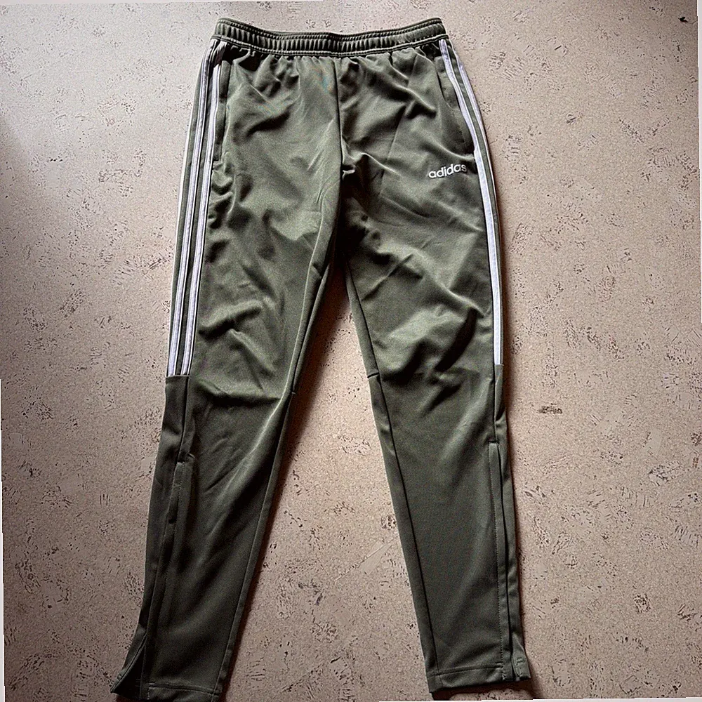 adidas Primegreen Aeroready Herren Trainingshose/Jogginghose Gr. M grün