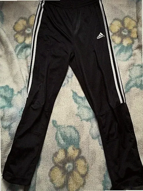 Adidas schmale Sport Jogging Hose für Jungen Größe 158/164 Neuwertig!