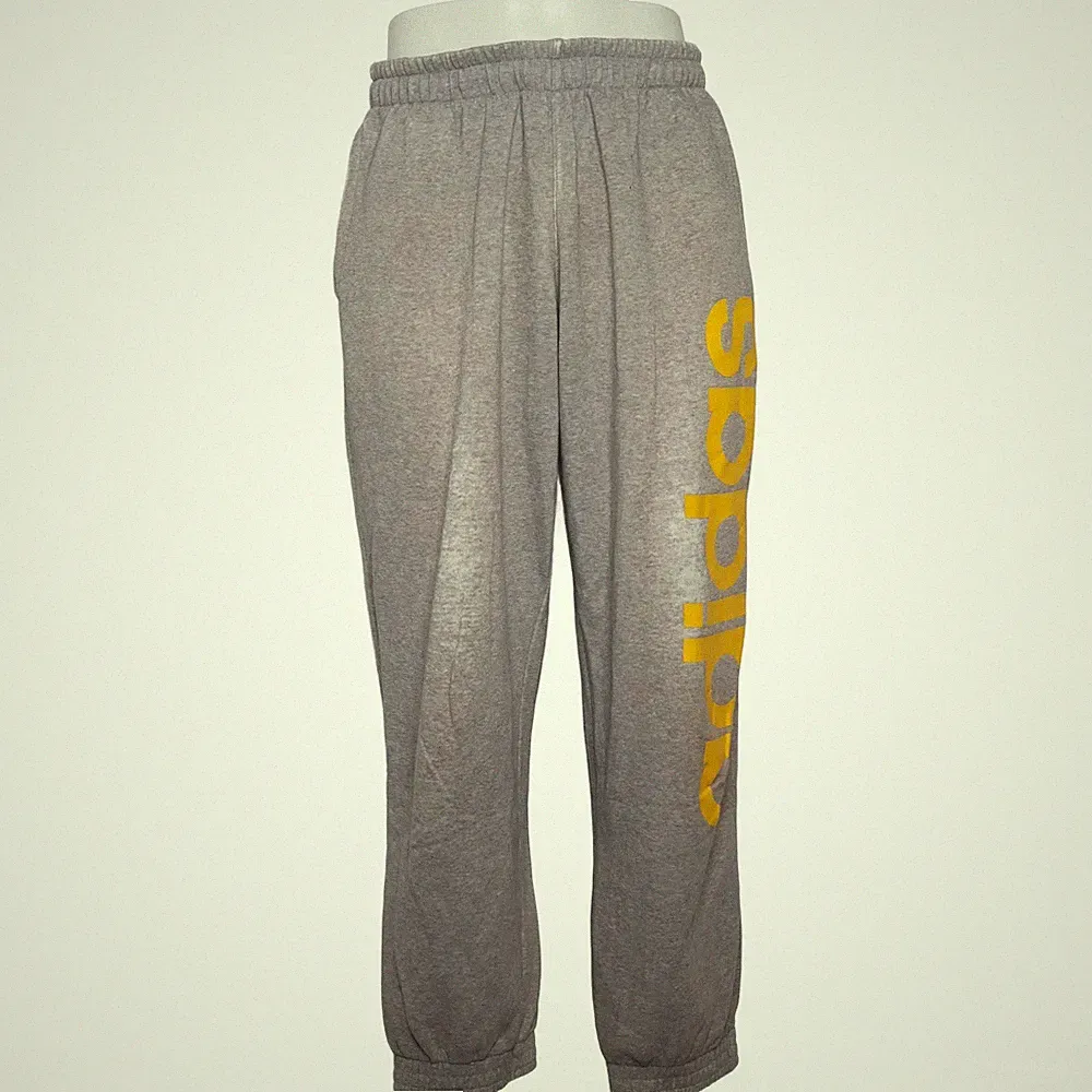 Adidas Sport Essentials, Jogginghose, Größe: L, Grau/Gelb #bZE