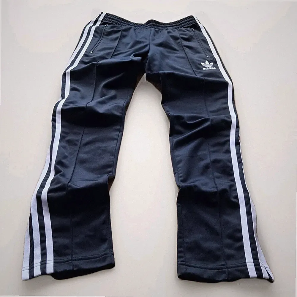 ADIDAS SST Tapered Trainingshose Trackpants Trefoil Originals D 32 XS Schwarz