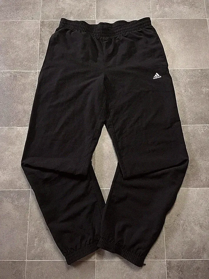 Adidas Trackpants 2014 Retro Herren Jogginghose vintage schwarz/weiß Größe M.