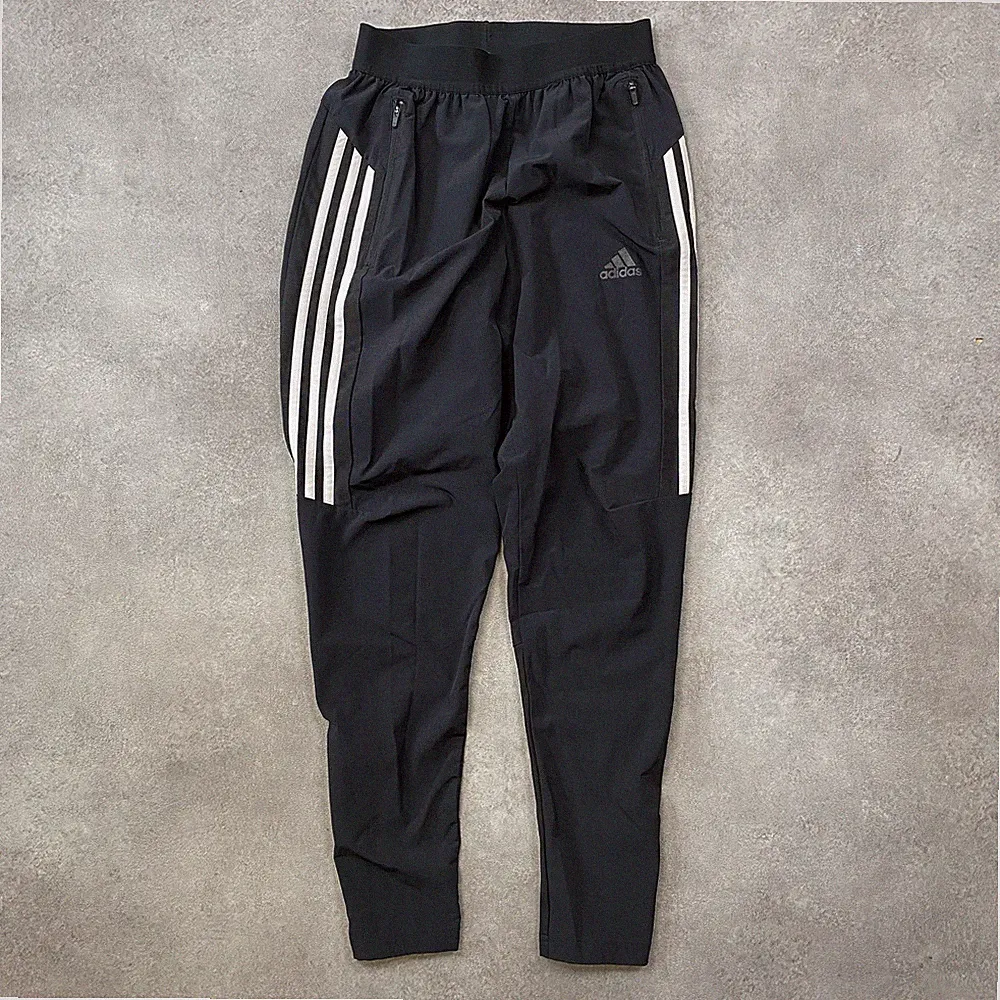Adidas Trainingshose Herren Small Athletic Tapered Gym Training Jogginghose,...