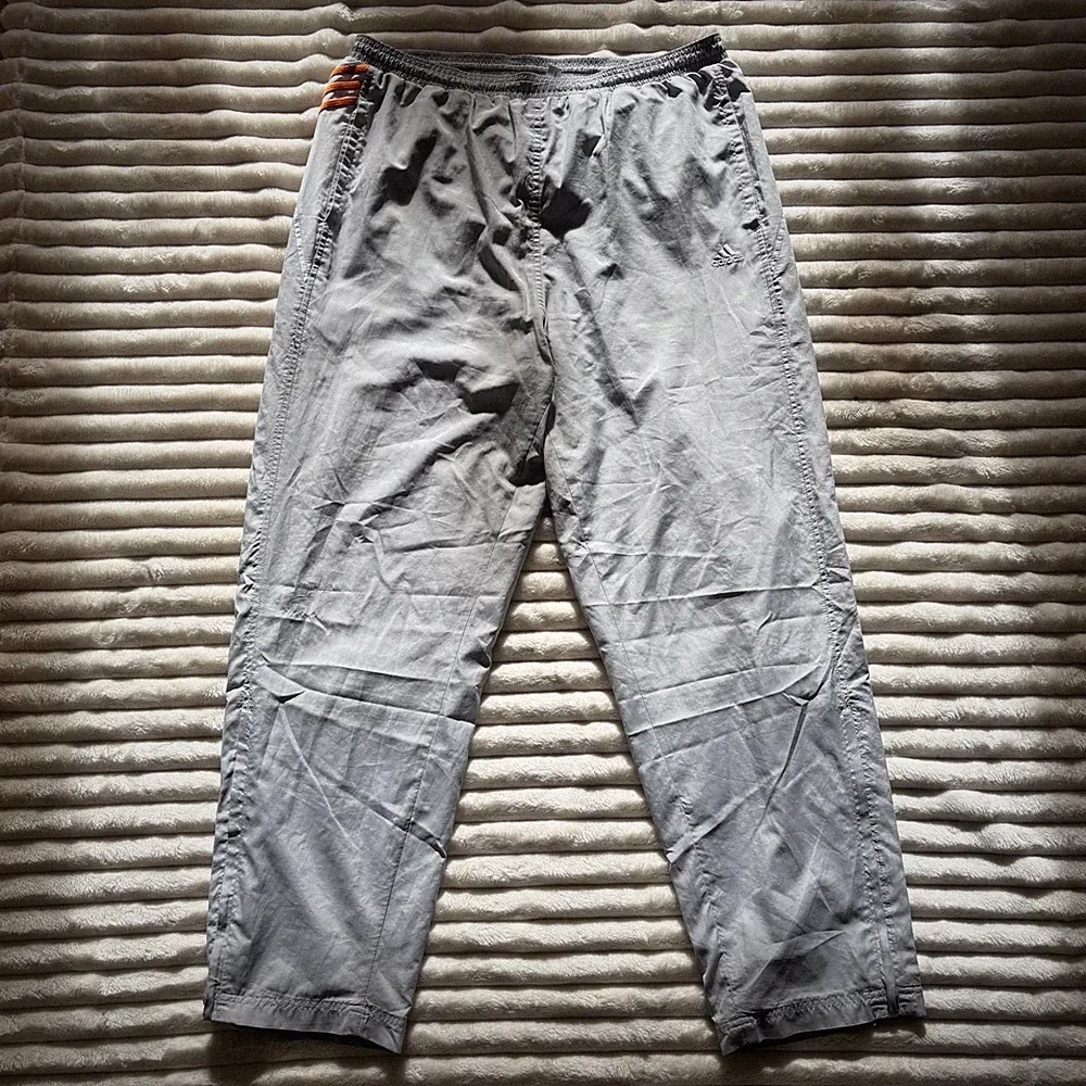 ADIDAS VINTAGE GREY NYLON TRACK PANTS ORANGE STRIPES MADE IN THAILAND L