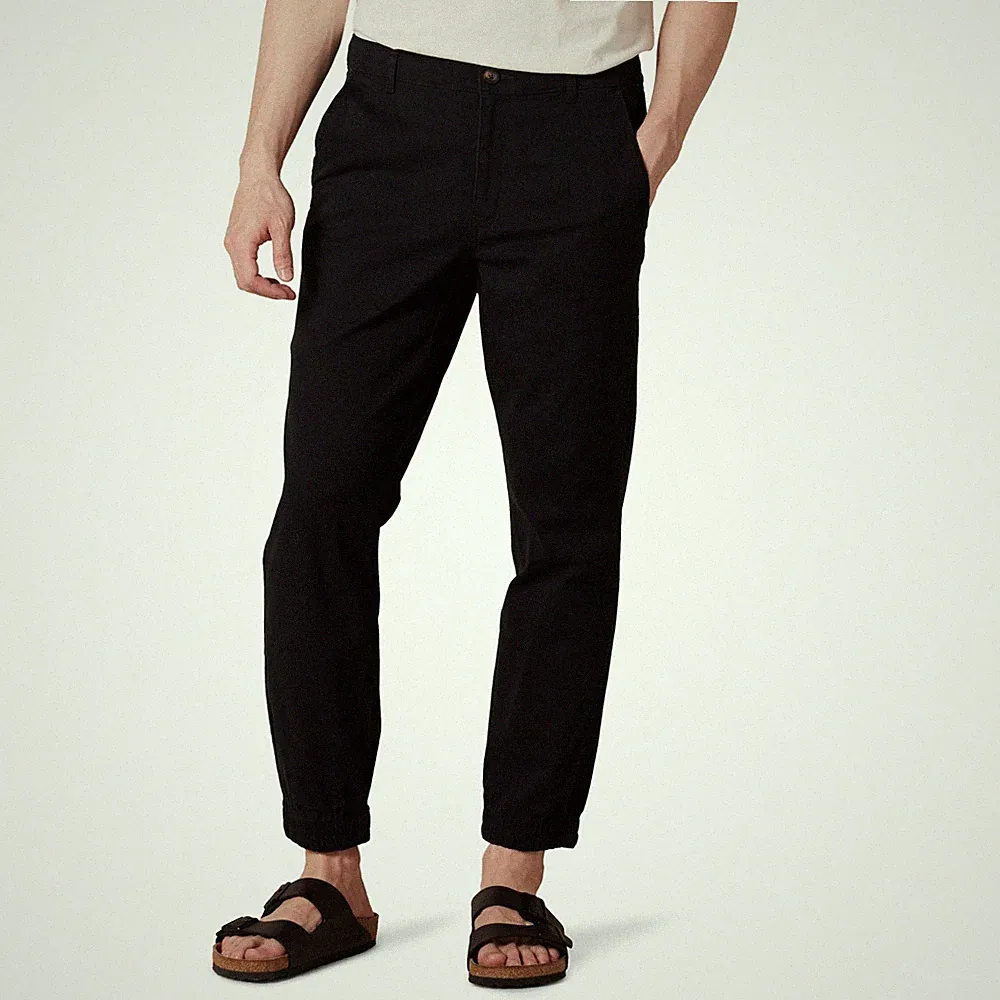 Amazon Essentials Herren Chino-Jogginghose Schwarz