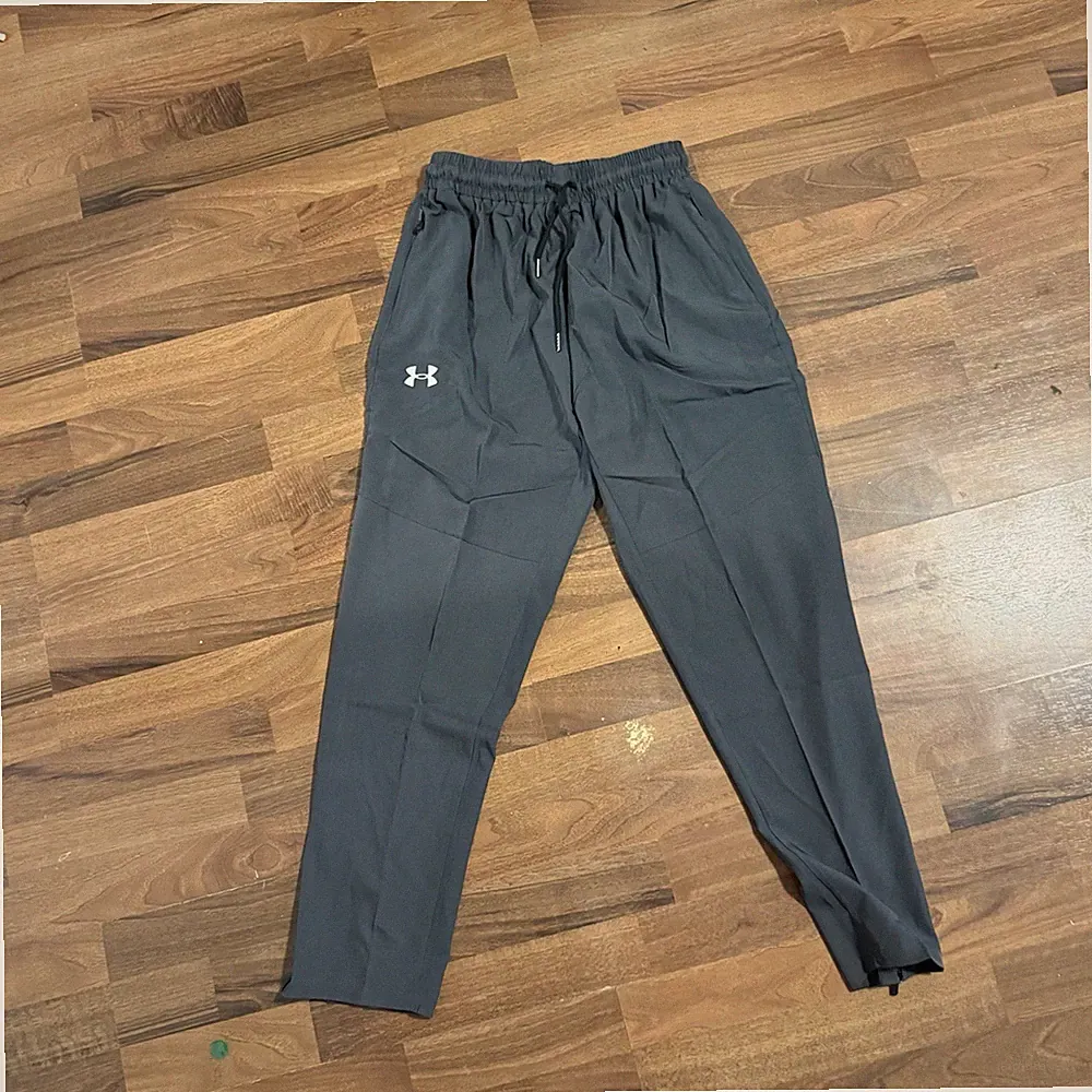 Ander Amour Herren Jogginghose Größe S 36/38