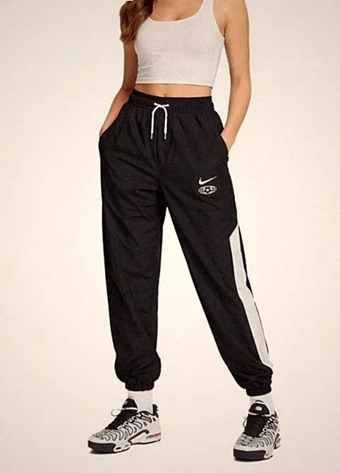 Bequeme NIKE Sportswear Woven Damen Jogginghose Trainings-Hose Streetwear-Style