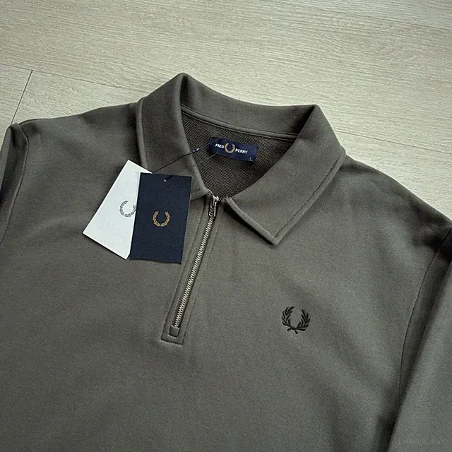 BNWT Fred Perry Half Zip Collared Sweatshirt Pullover Field Green Mens Size Large