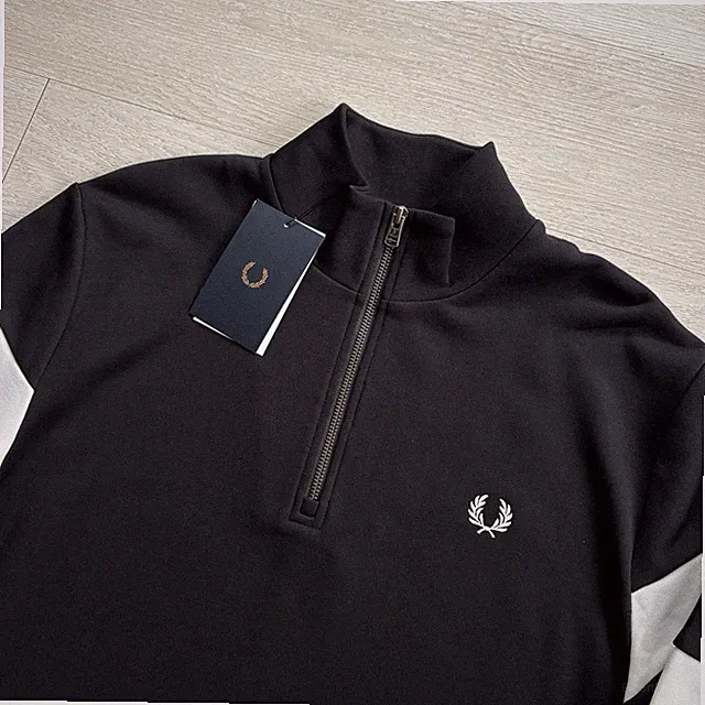 Brandneu mit Etikett Fred Perry Sweatshirt Pullover mit Spitzenärmeln und halbem Reißverschluss schwarz Herrengröße Large