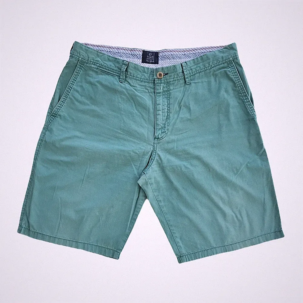 Kurz Chinohose