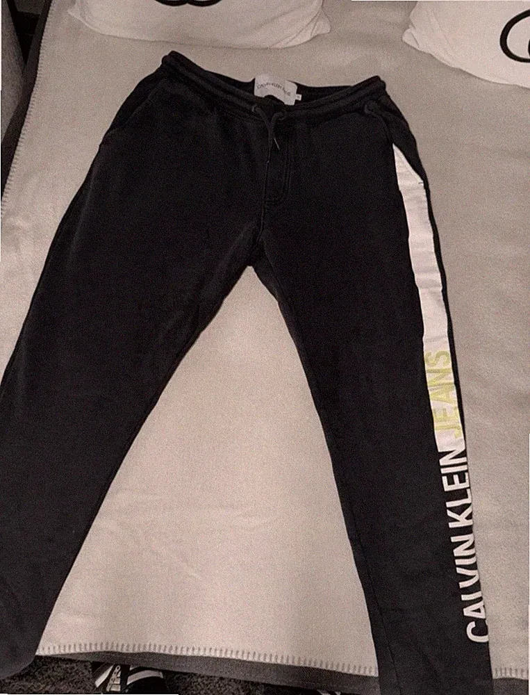 Calvin Klein jogginghose grösse M slim fit in schwarz
