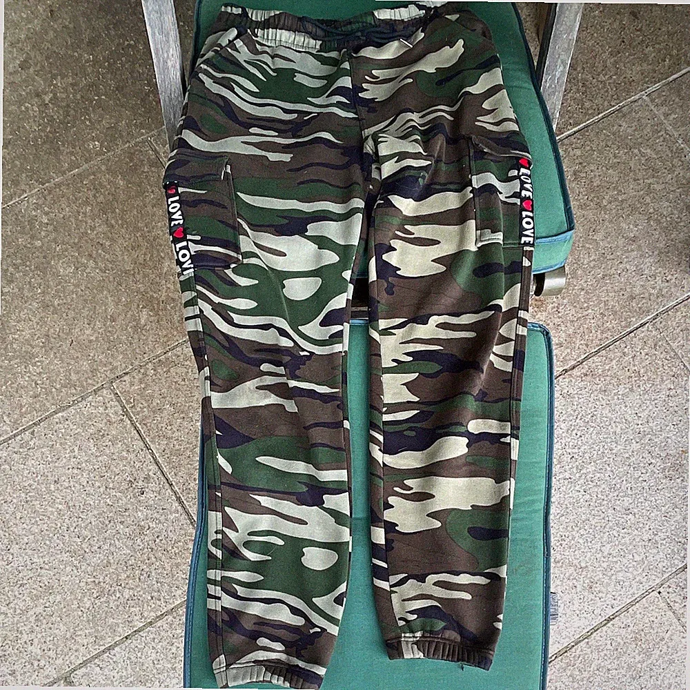Camouflage Jogginghose gefüttert Jugendliche M 70cm Cargo-Tasche