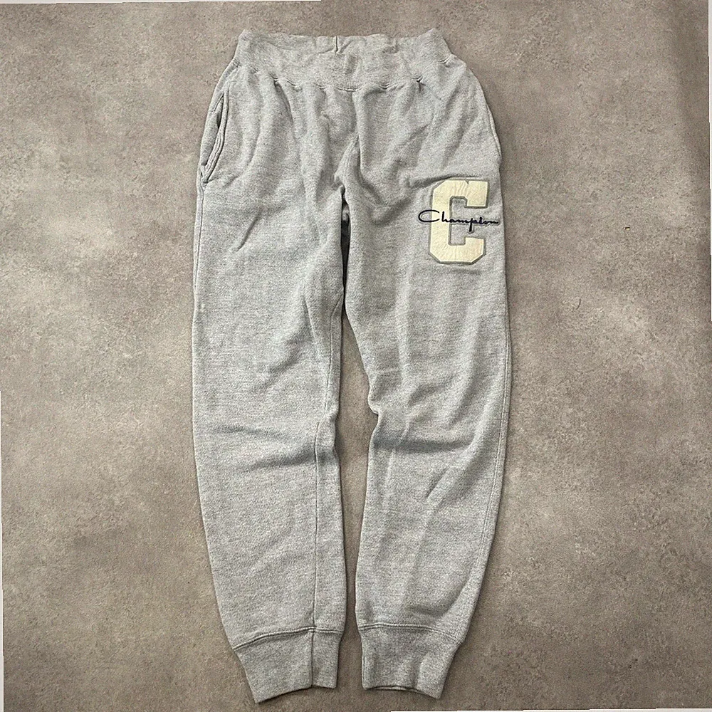 Champion Jogginghose Herren Medium Reverse Weave Collegiate C Logo Sweatpants...