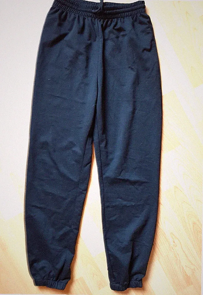 Damen Jogging Hose gr.34 Schwarz -hinten mit Strass