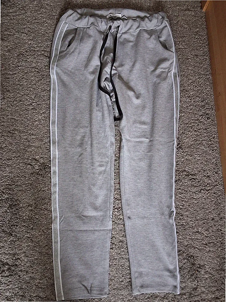 Damen Jogginghose Grau Gr. XL – 37cm x 62cm Glitzerstreifen