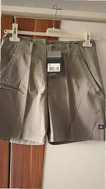 Damen Kurze Nike Hose Gr 4 Neu.
