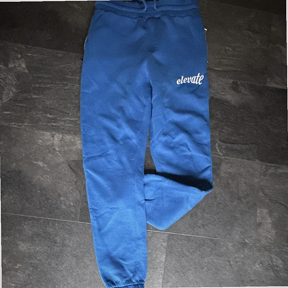 Elevate Herren Jogginghose blau M 80% Baumwolle 20% Polyester Tapered Taschen