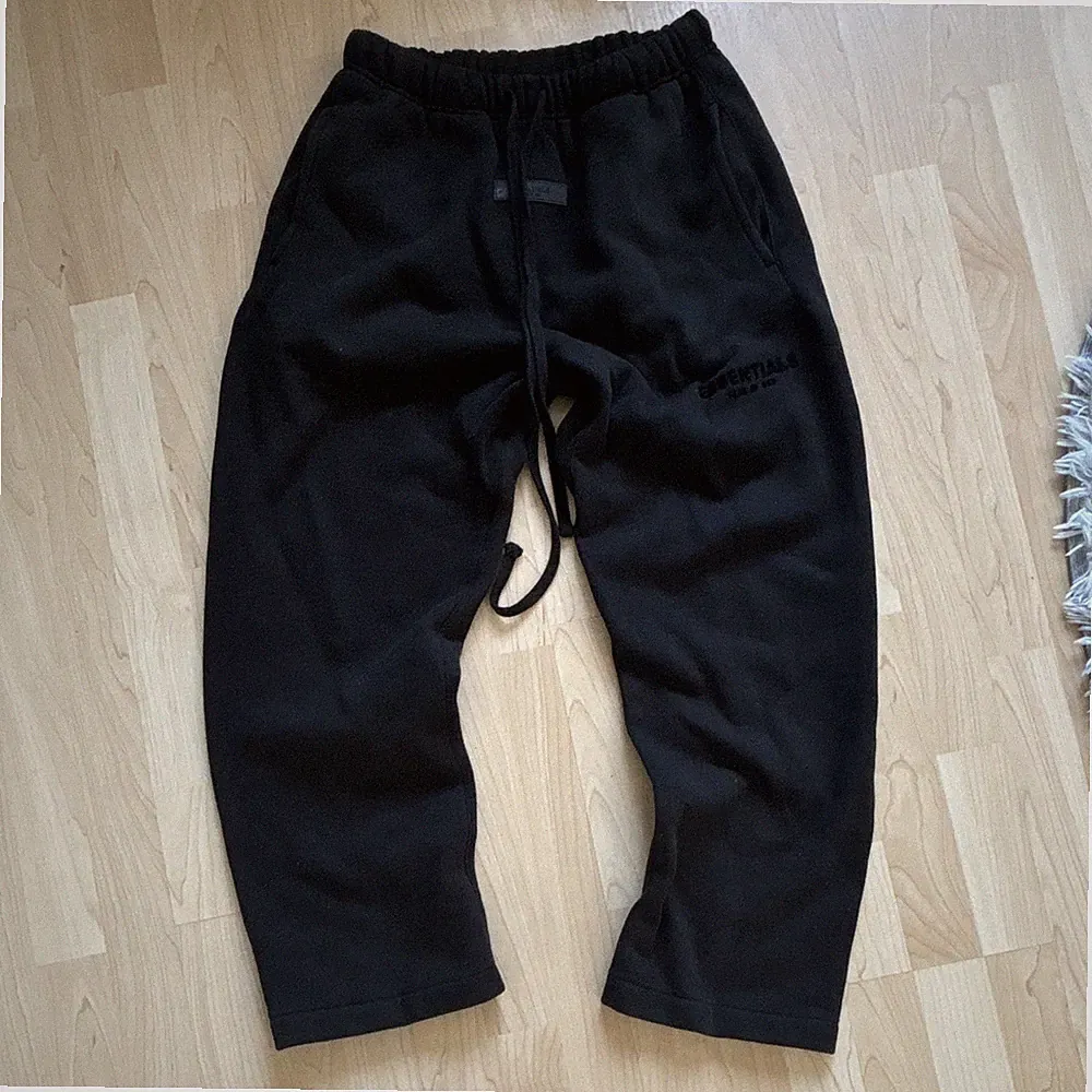 Essentials Jogger Schwarz Größe L Herren Jogginghose Sport Freizeit
