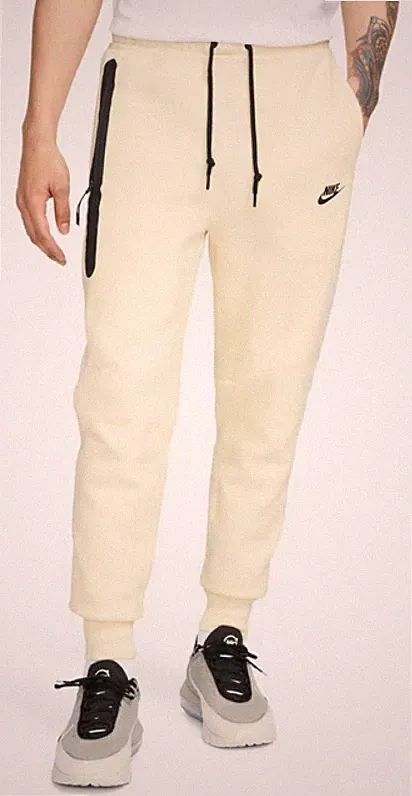 FB8002-113 Nike Sportswear Tech Fleece Jogginghose Herren Beige Freizeithose