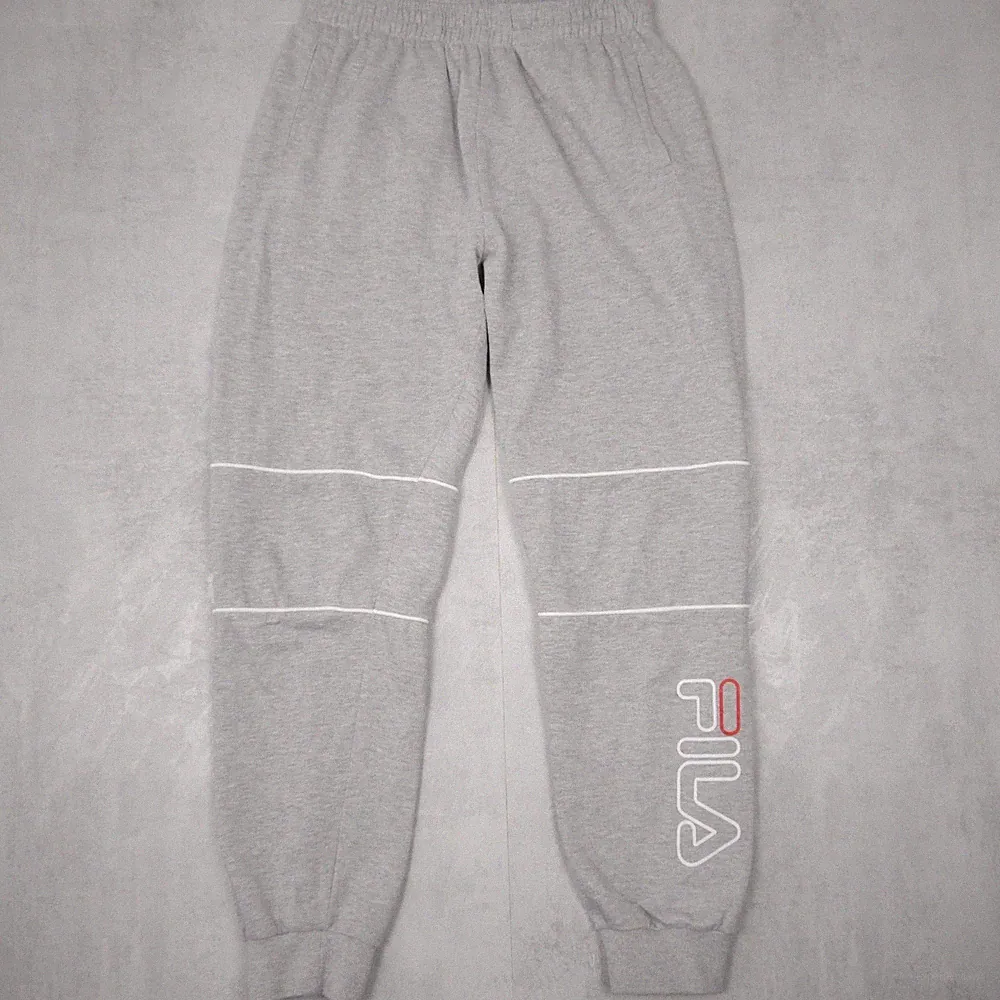Fila Jogginghose Herren M Grau Regular Fit Streetwear Outline Logo Tapered