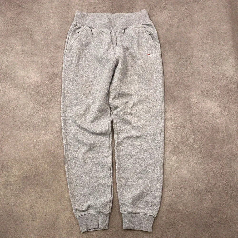 Fila Jogginghose Herren Small Embroidered Logo Fleece Sweatpants, Grau