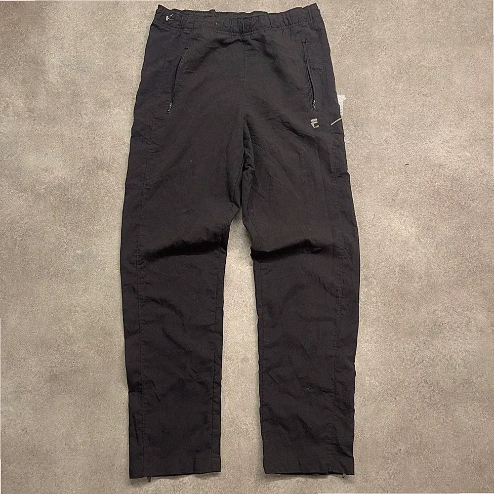 Fila Sport Trainingshose Herren Small Y2K Straight Fit Jogginghose, Schwarz