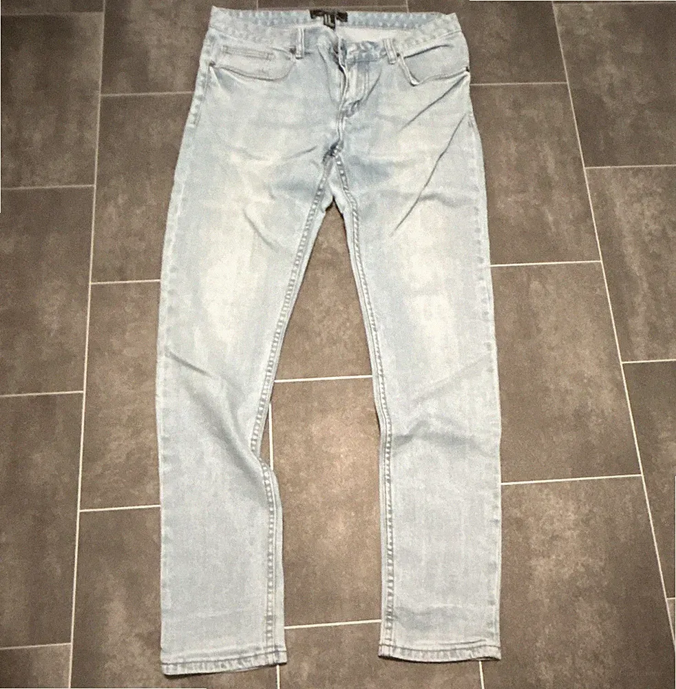 Forever 21 Herren Jeans blau Denim helle Waschung Baumwolle EU 40 (U.S. Gr. 32)