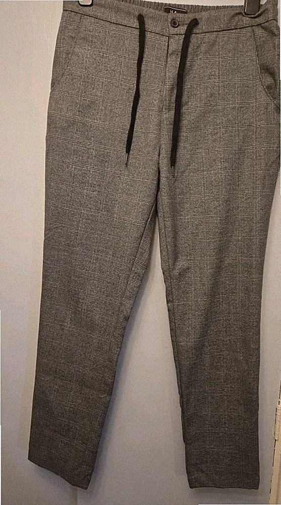 Graue Herrenhose 32 Zoll Taille 28 Zoll Bein Jogger Style H.A Top Zustand