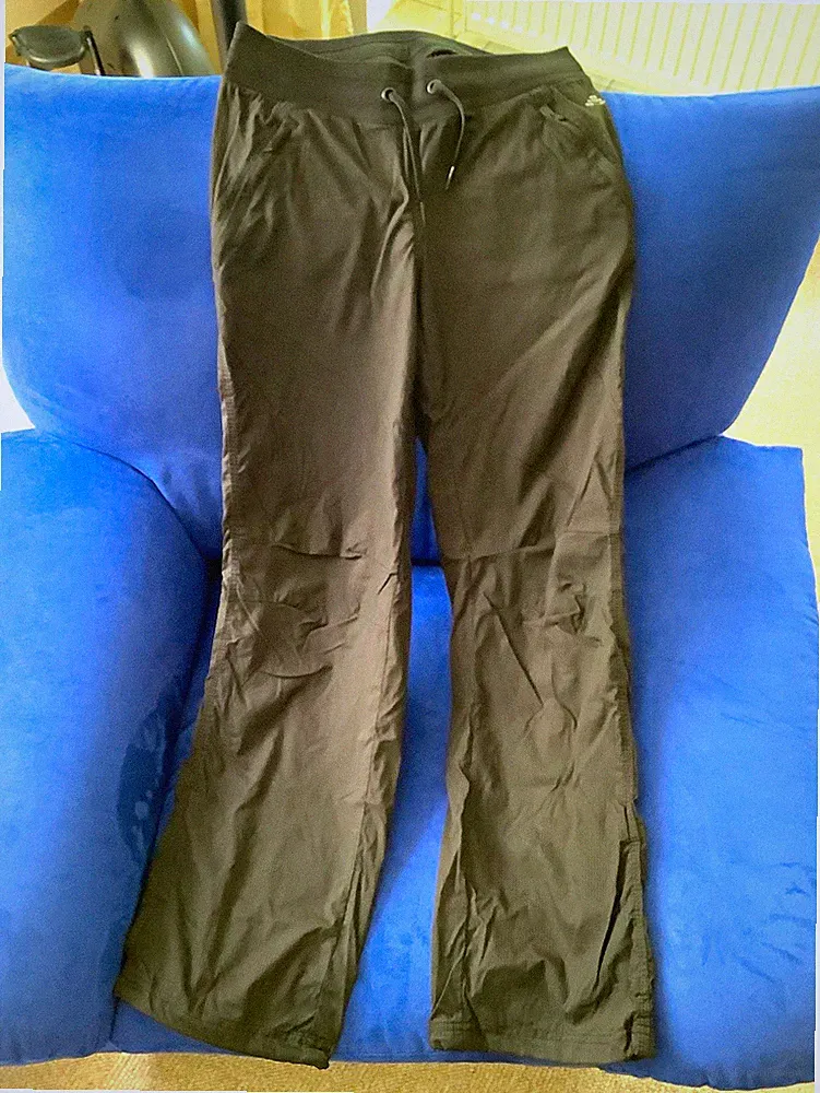 H&M H&M Sport Damen Jogginghose Schwarz Gr. 34 elastischer Bund Zugband