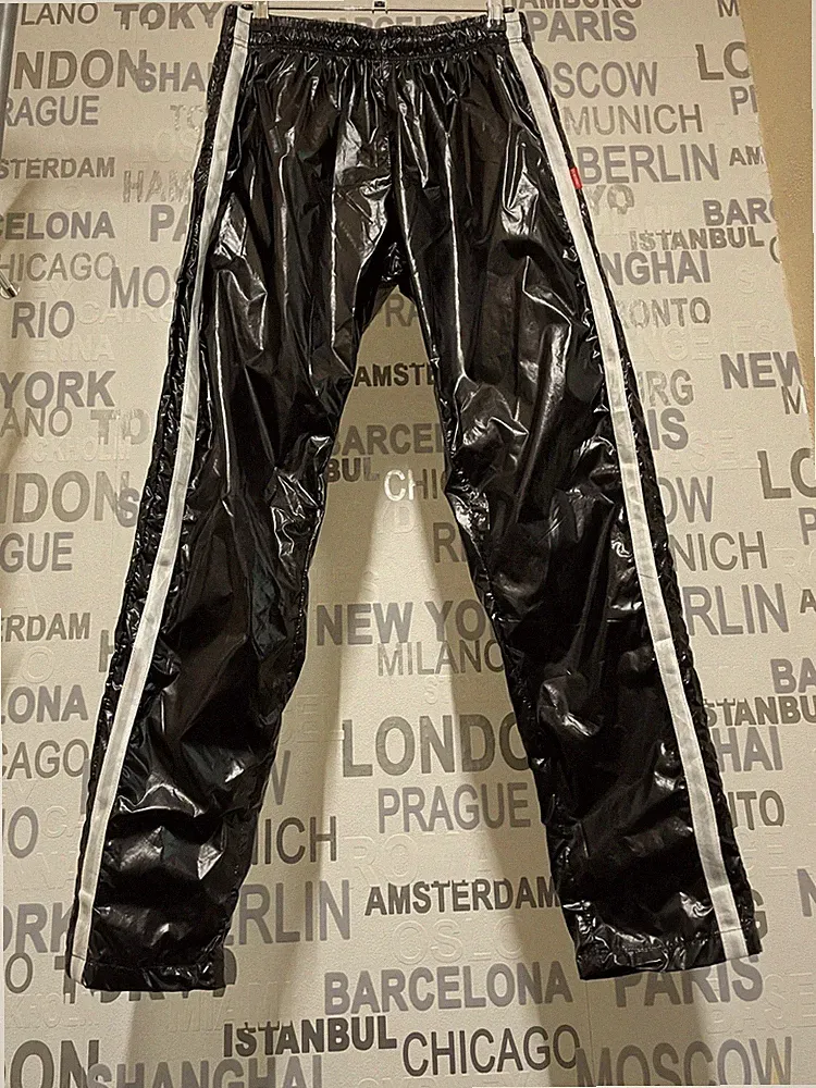 Herren Glanz-Jogginghose schwarz-weiß Gr. M Glanznylon PU-Hose von Die Modewelt