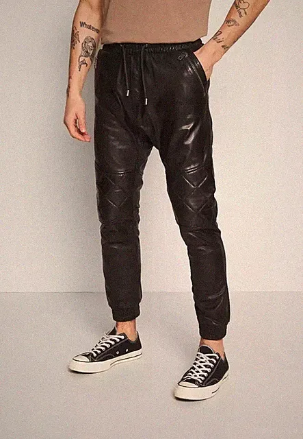 Herren Schwarze Soft Jogger aus Lammleder Ledershorts mit Kordelzug